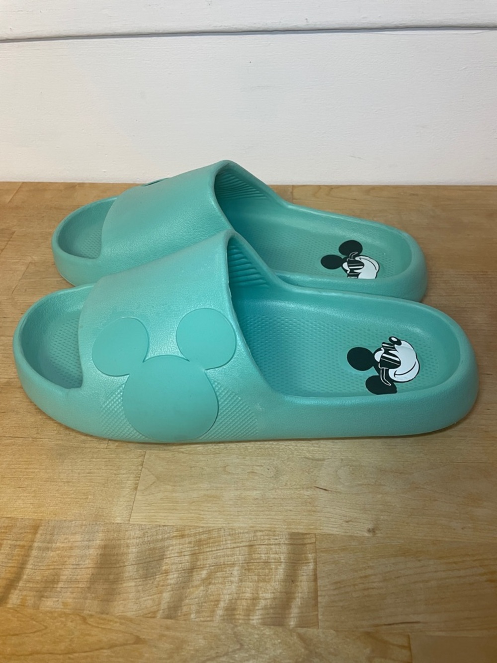 Disney Parks Mickey Mouse Slides Sandals beach pool casual unisex green M8/W10